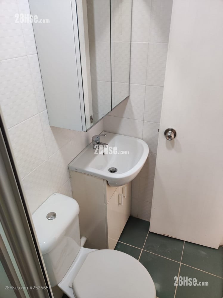 中兴大厦 租盘 2 房 , 1 浴室 370 平方尺