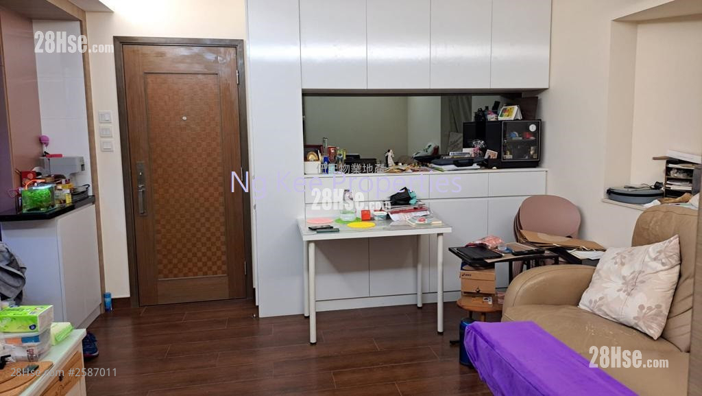 Lung Yan Court Sell 2 bedrooms , 1 bathrooms 430 ft²