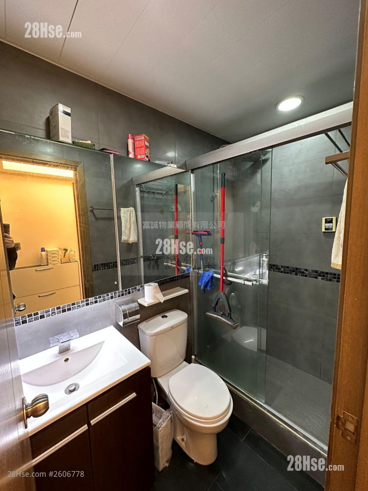 油翠苑 售盘 2 房 , 1 浴室 400 平方尺