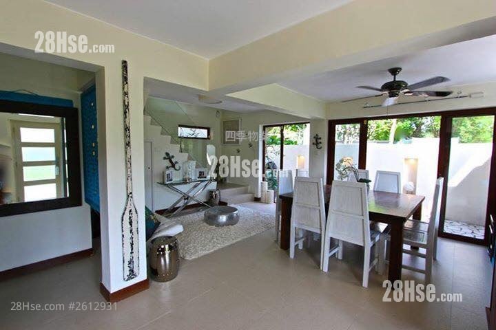 Village Sell 4 Bedrooms , 4 Bathrooms 2,100 ft²