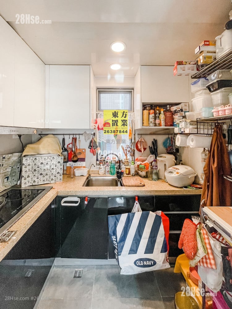 Village Sell 4 Bedrooms , 4 Bathrooms 1,300 ft²