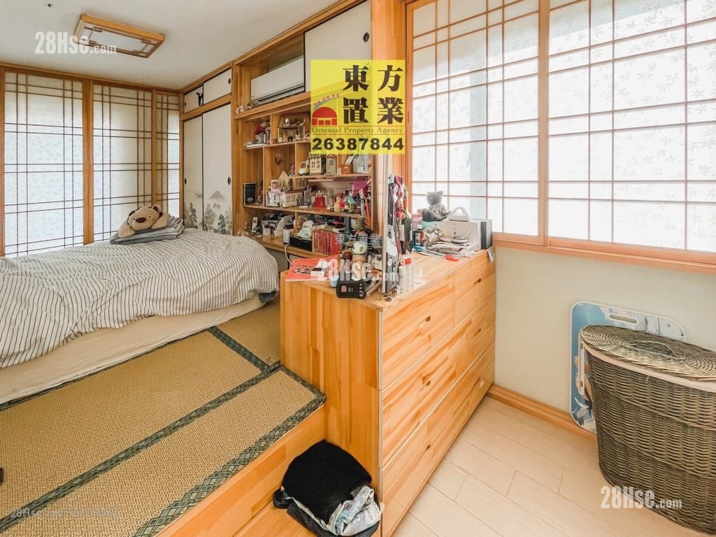 Village Sell 4 Bedrooms , 4 Bathrooms 1,300 ft²