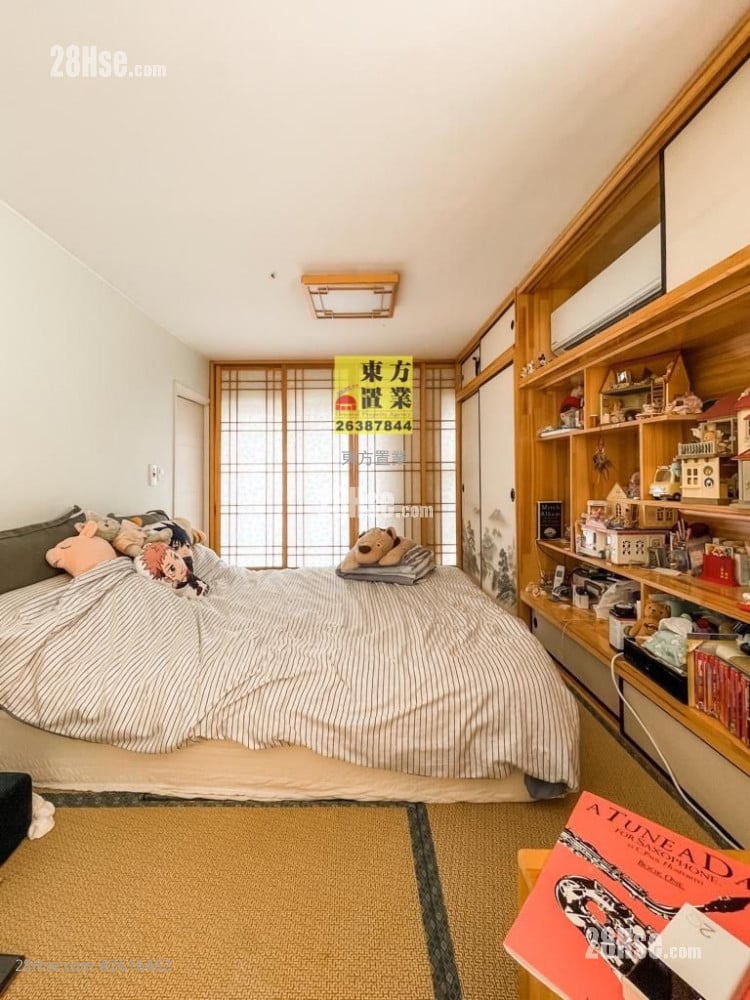 Village Sell 4 Bedrooms , 4 Bathrooms 1,300 ft²