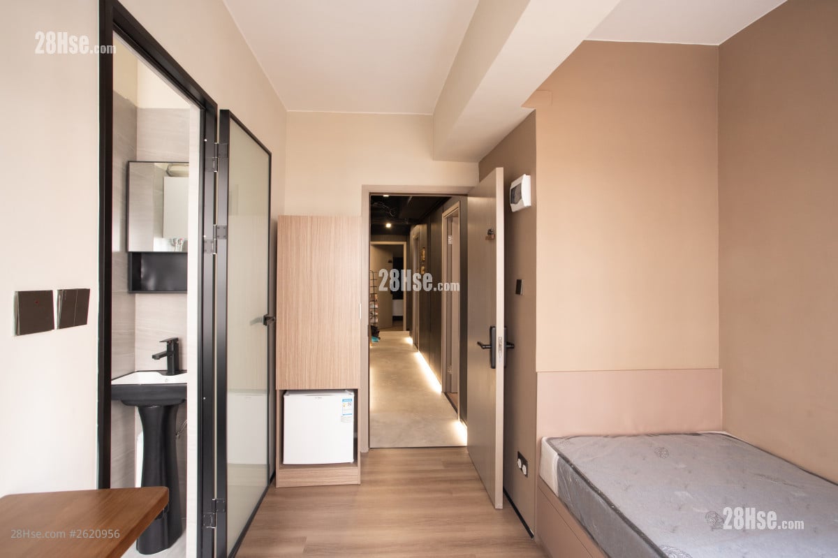 嘉荣大厦 租盘 100 平方尺