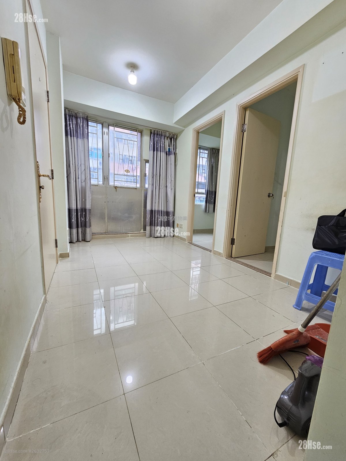 Lik Sang Court Sell 2 bedrooms , 1 bathrooms 288 ft²