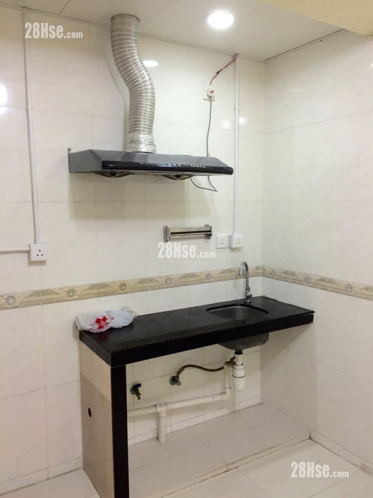 Manfai  Lau Rental 180 ft²