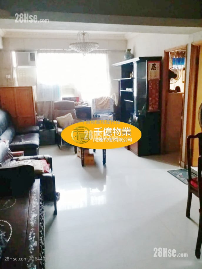 Pak Po Mansions Sell 3 bedrooms 690 ft²