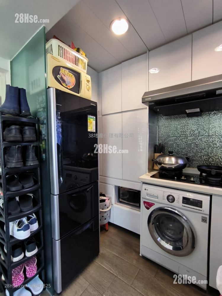 Charming Garden Sell 3 Bedrooms , 1 Bathroom 456 ft²