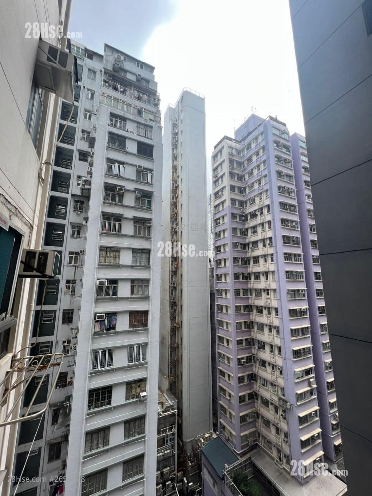 Kam Sing Mansion Sell 2 Bedrooms , 1 Bathroom 355 ft²