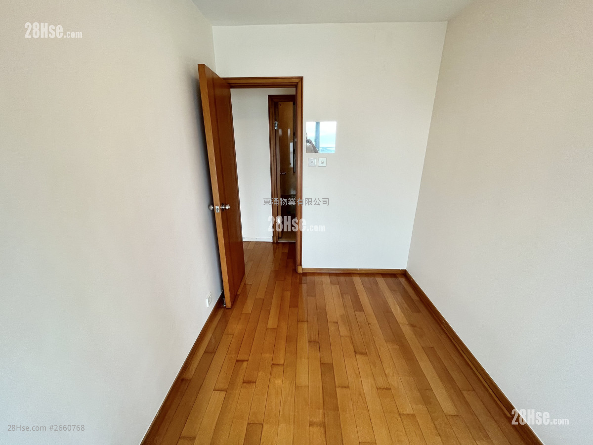 Seaview Crescent 2660768 Rental Property Detail Page