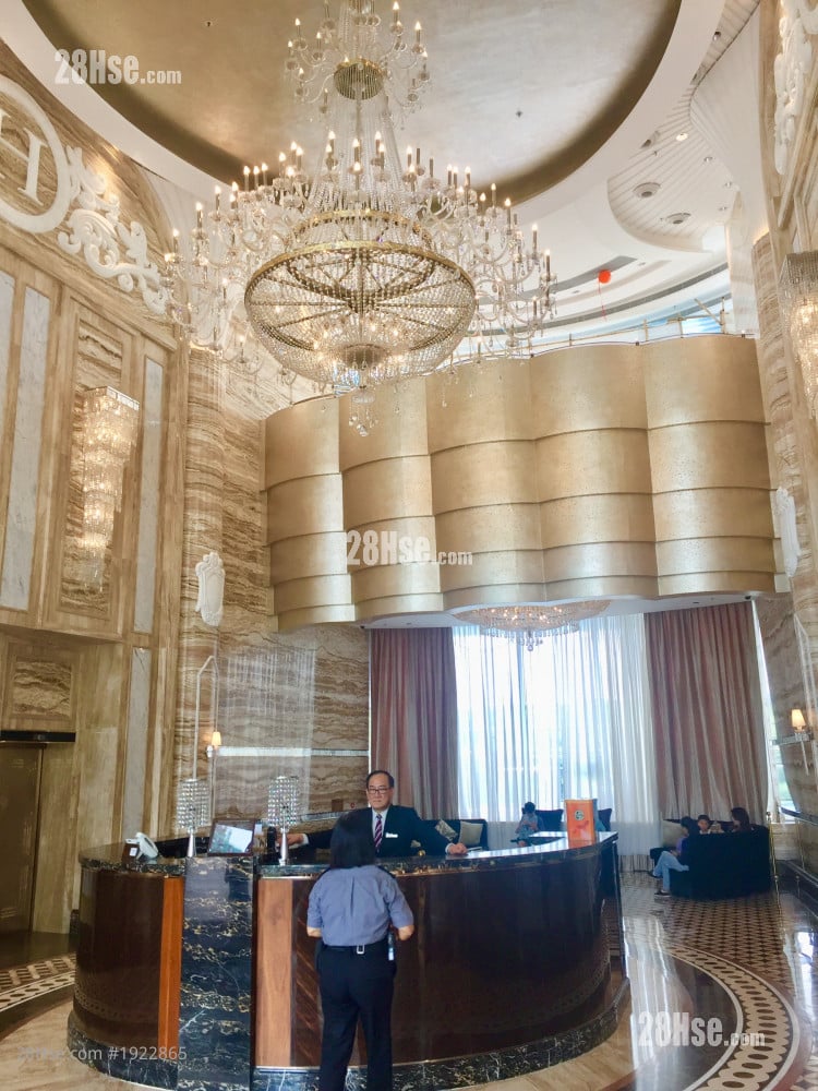 致蓝天 租盘 5+ 房 , 4 浴室 1,120 平方尺