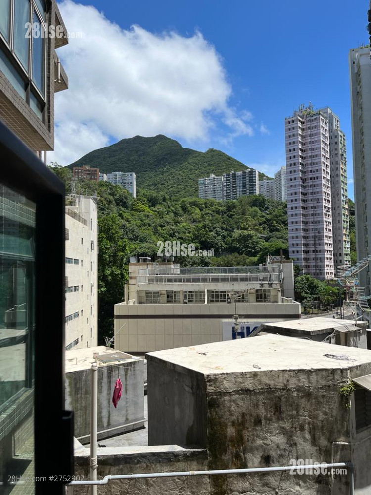 Wai Wah Court Sell 2 bedrooms , 1 bathrooms 344 ft²