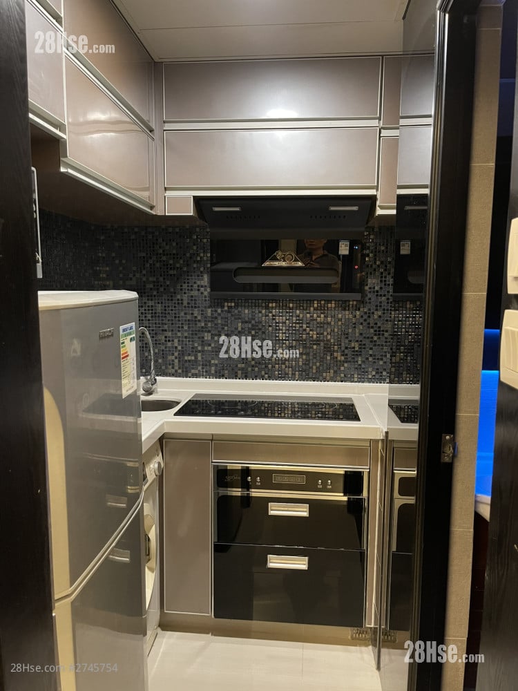 歐式厨房設計；厨電齊備；無火煮食；乾淨企理