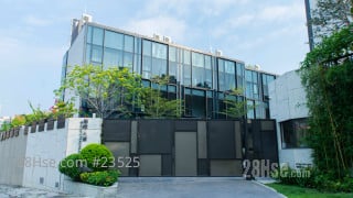 尚悅天城 大廈: The Hampstea 尚悅‧天城由恒基地產發展，位於元朗屏健里8號，設有16座洋房，單位實用面積由1,772至1,826平方呎，間隔為3房至4房。