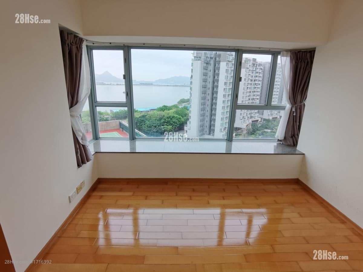 Seaview Crescent Rental 2 Bedrooms , 1 Bathroom 568 ft²