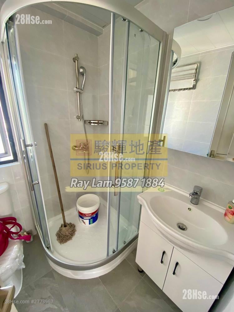 Hang Lung Bank Tsimshatsui Branch Building Rental 2 Bedrooms , 1 Bathroom 414 ft² Hang Lung Bank Tsimshatsui Branch Building Rental 2 Bedrooms , 1 Bathroom 414 ft²