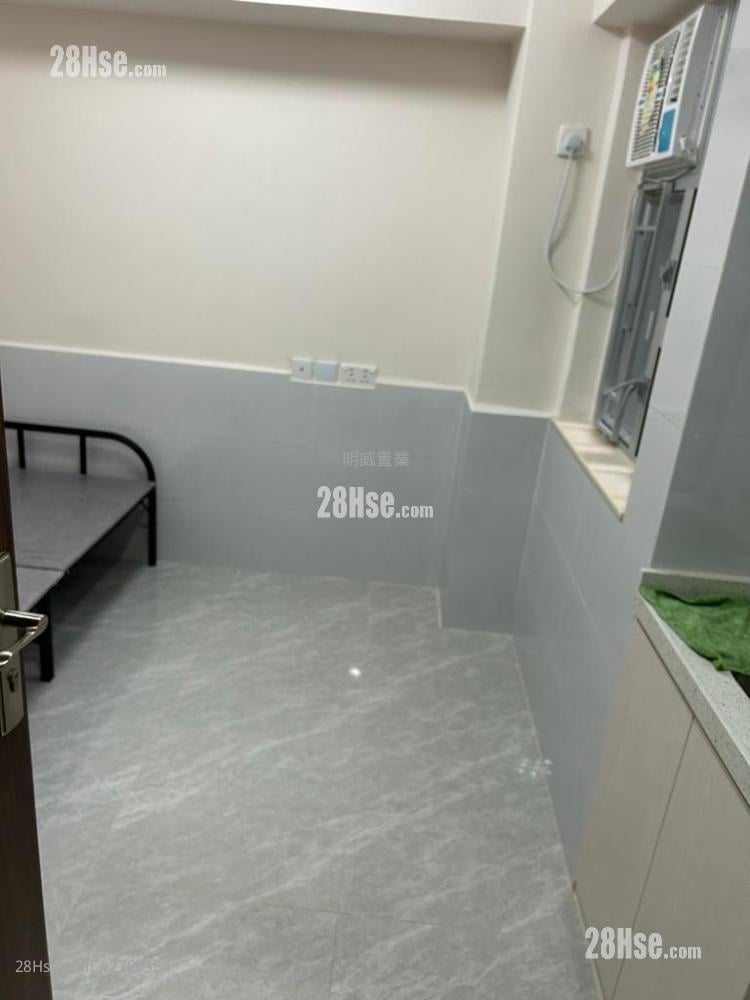 Sun Fai Building Rental 1 Bedroom 110 ft²