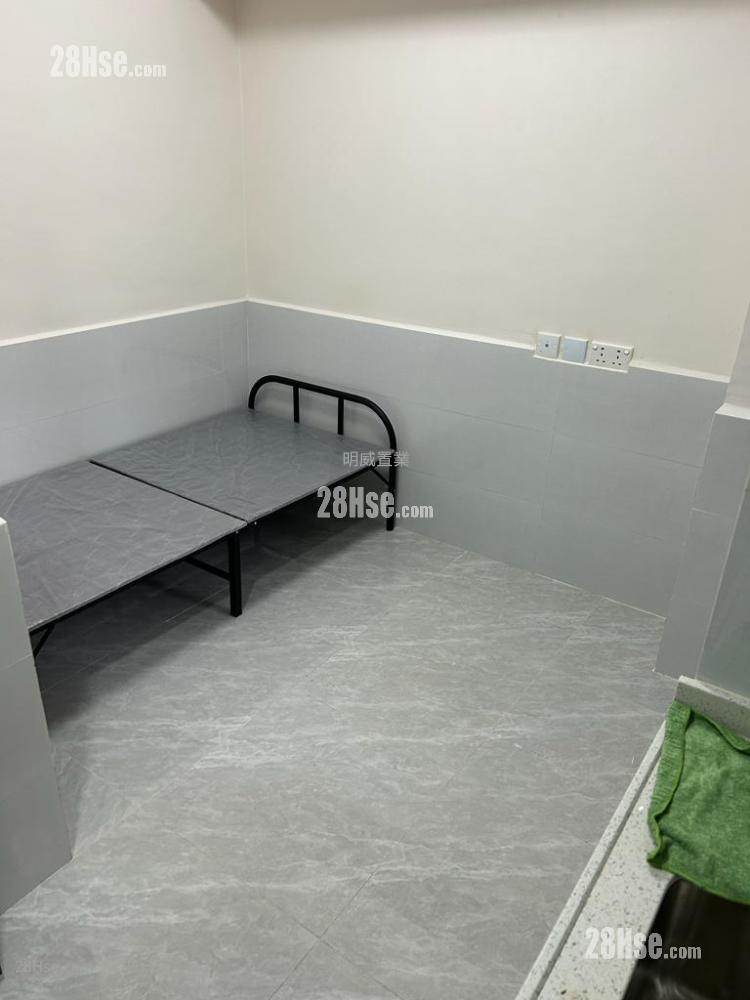 Sun Fai Building Rental 1 Bedroom 110 ft²
