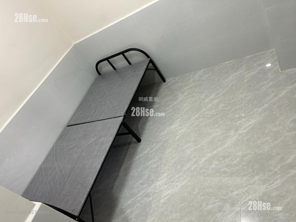 Sun Fai Building Rental 1 Bedroom 110 ft²