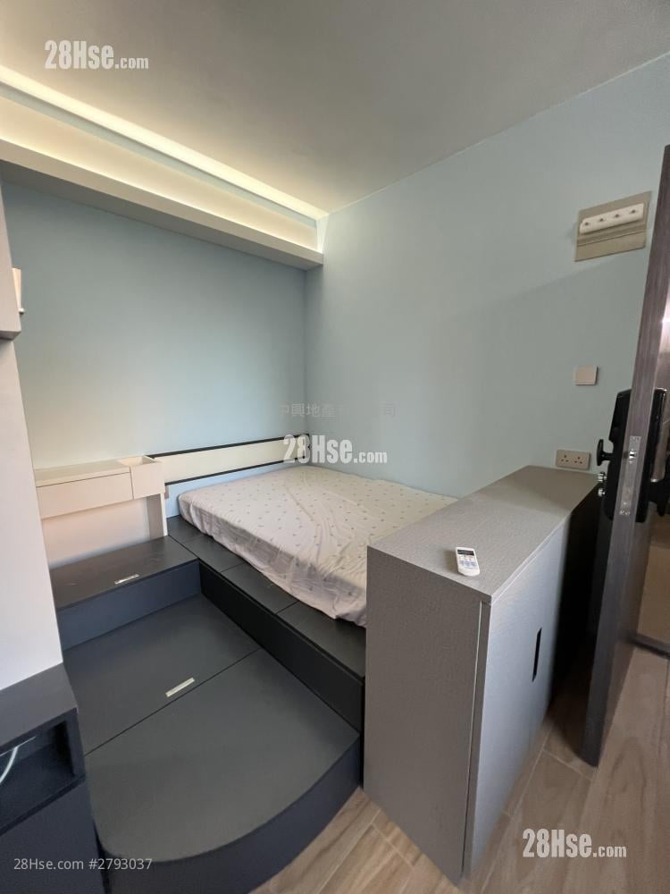 Pine Tree Building Sell Studio , 1 Bathroom 149 ft²