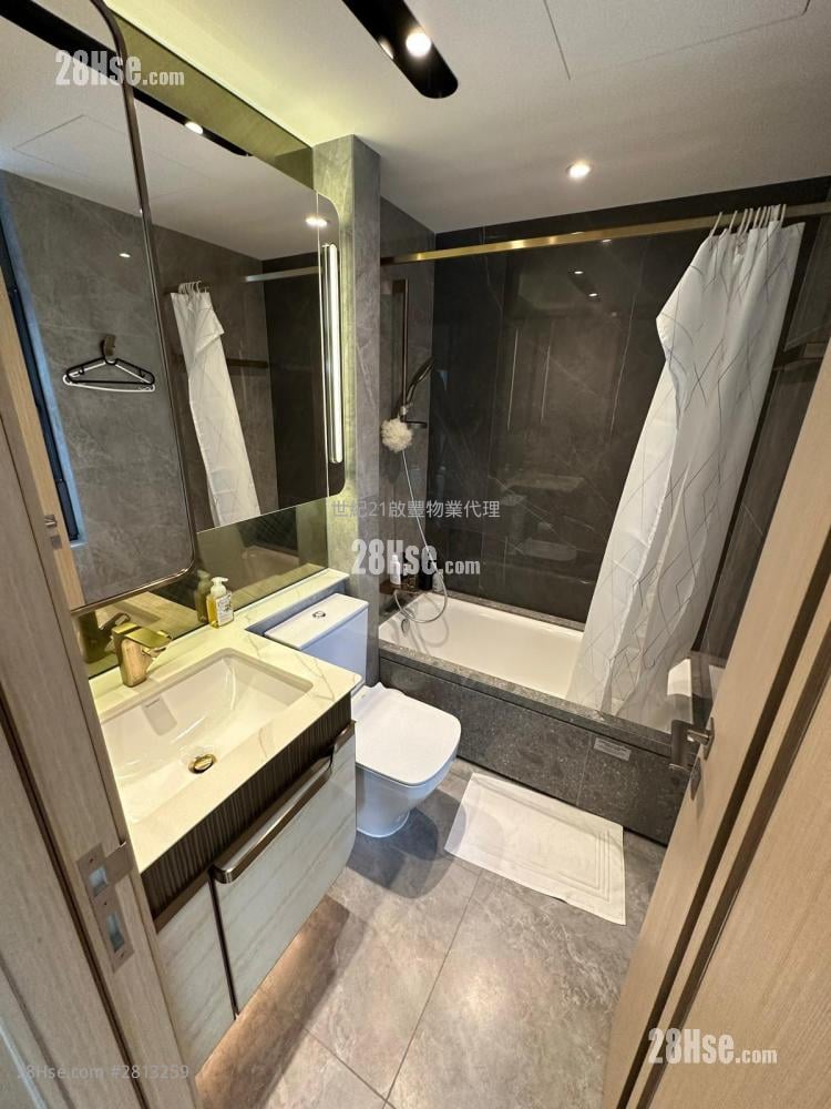 K. Summit Rental 3 Bedrooms , 2 Bathrooms 762 ft²