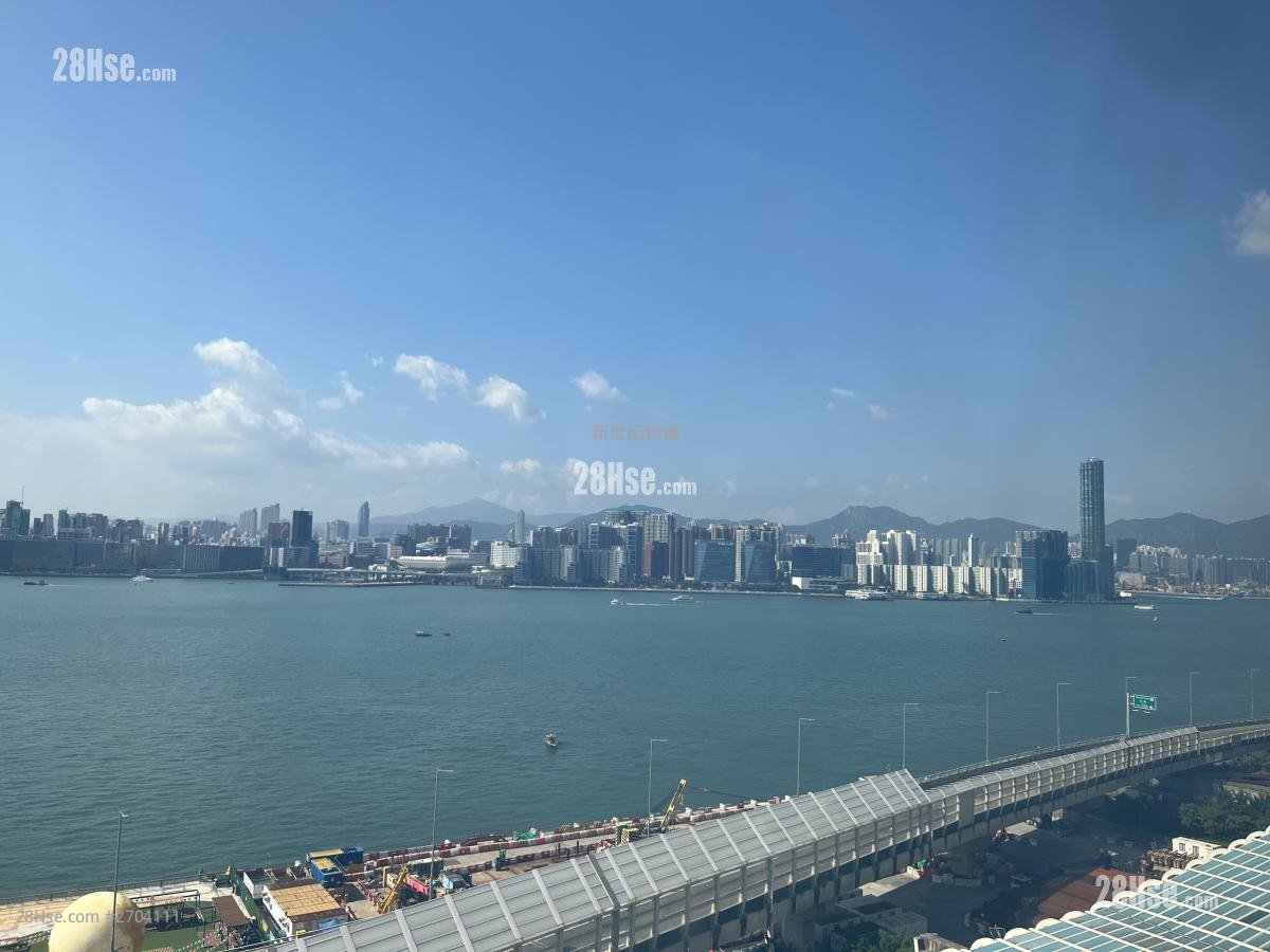 Victoria Centre Rental 2 Bedrooms , 1 Bathroom 572 ft²