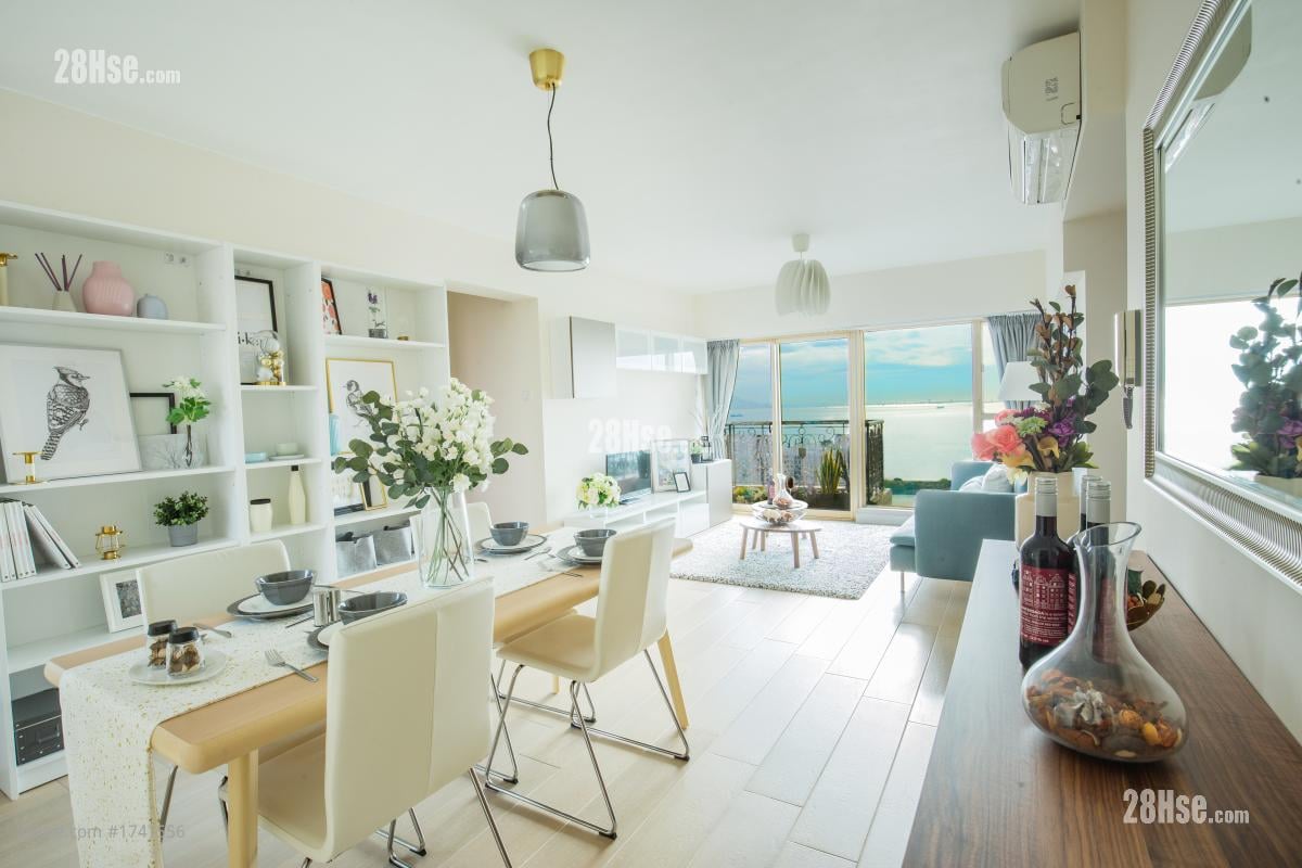 Hong Kong Gold Coast Rental 4 bedrooms 875 ft²