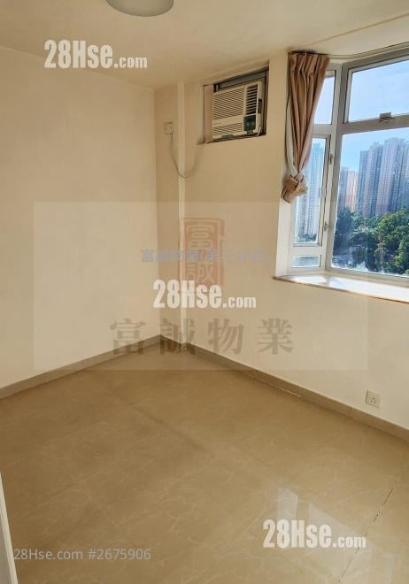 Hong Wah Court Sell 2 Bedrooms , 1 Bathroom 423 ft²