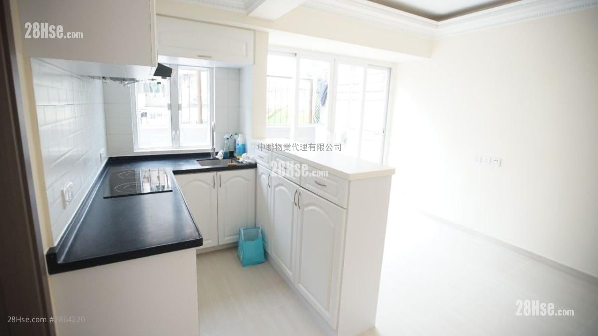 Yuet On Building Sell 2 Bedrooms , 1 Bathroom 363 ft²