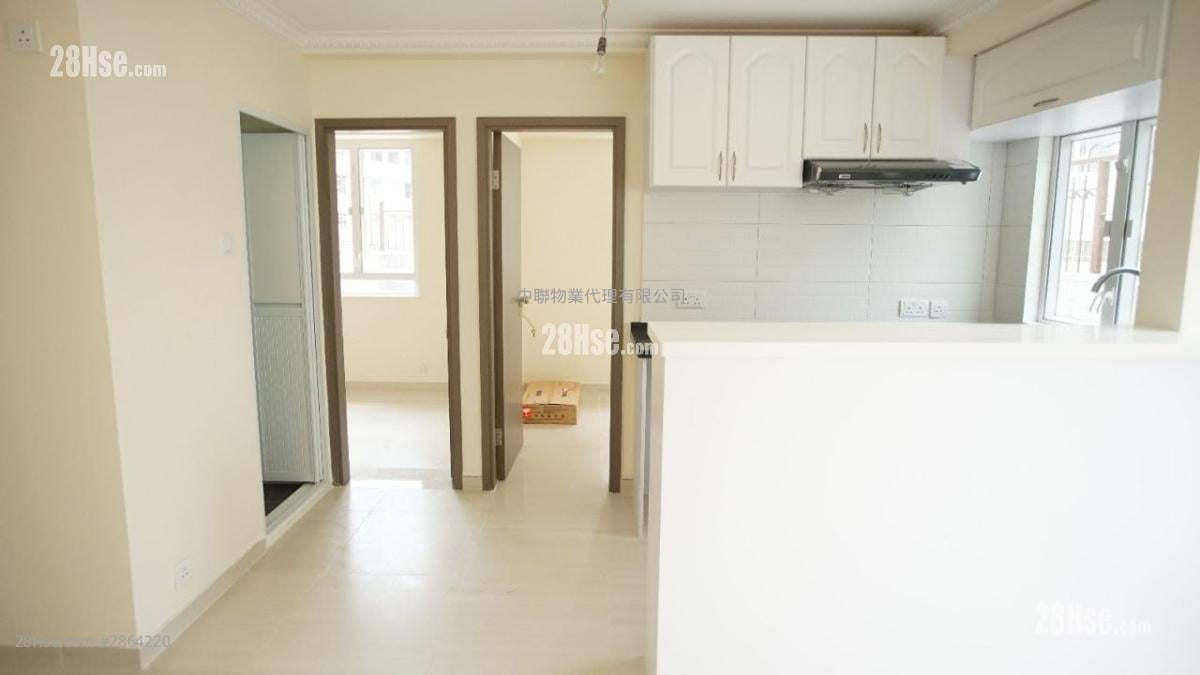 Yuet On Building Sell 2 Bedrooms , 1 Bathroom 363 ft²