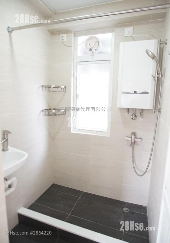 Yuet On Building Sell 2 Bedrooms , 1 Bathroom 363 ft²