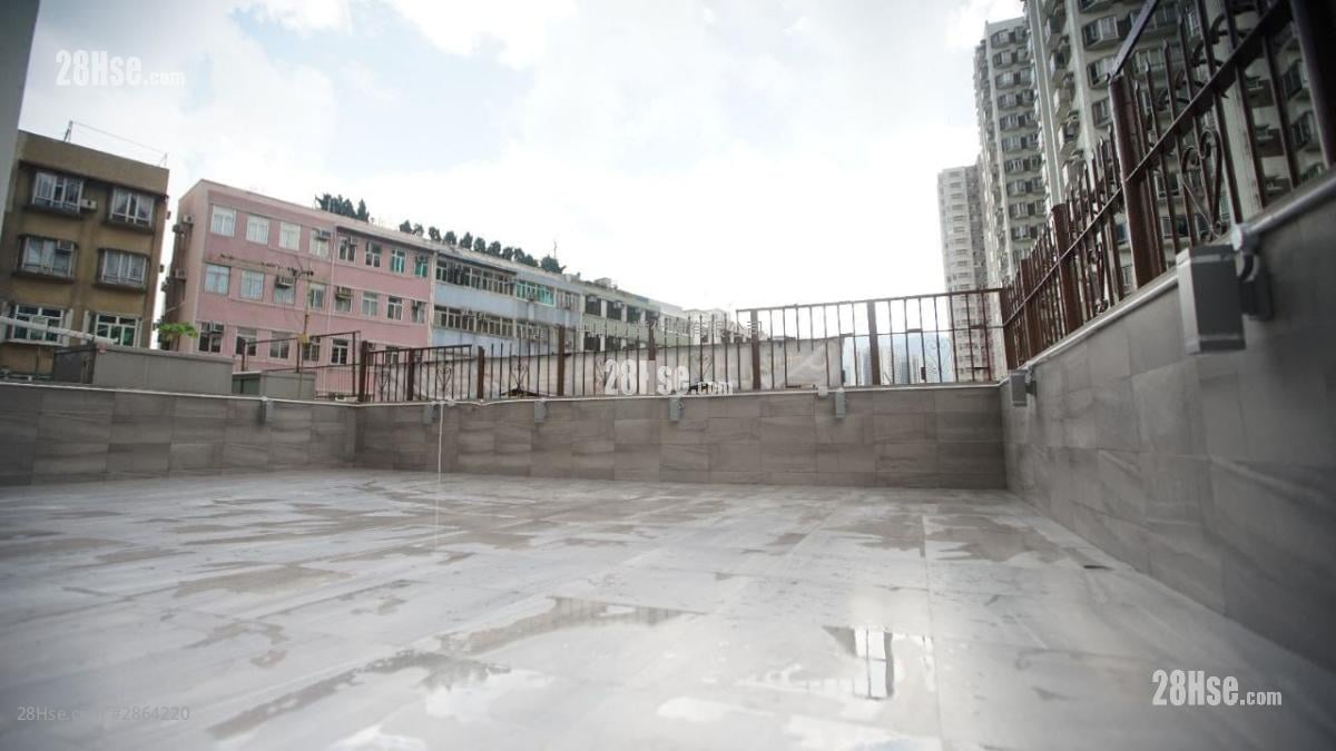 Yuet On Building Sell 2 Bedrooms , 1 Bathroom 363 ft²