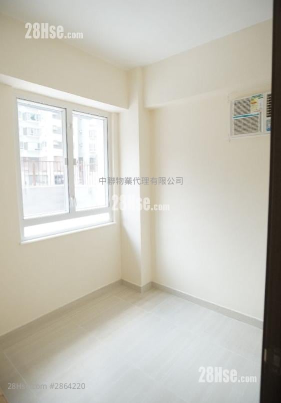 Yuet On Building Sell 2 Bedrooms , 1 Bathroom 363 ft²