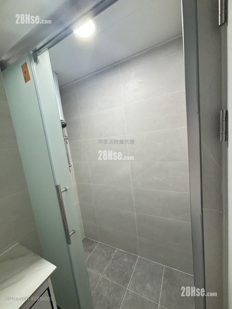 华尔大厦 租盘 3 房 , 2 浴室 703 平方尺