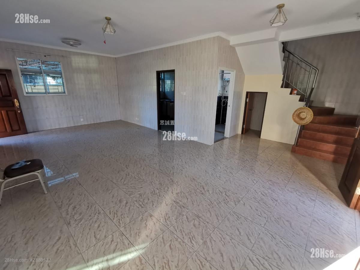 Village Rental 3 Bedrooms , 2 Bathrooms 1,400 ft²