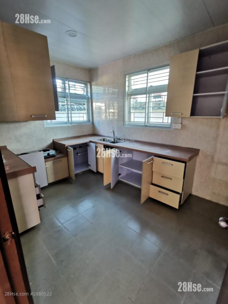 Village Rental 3 Bedrooms , 2 Bathrooms 1,400 ft²