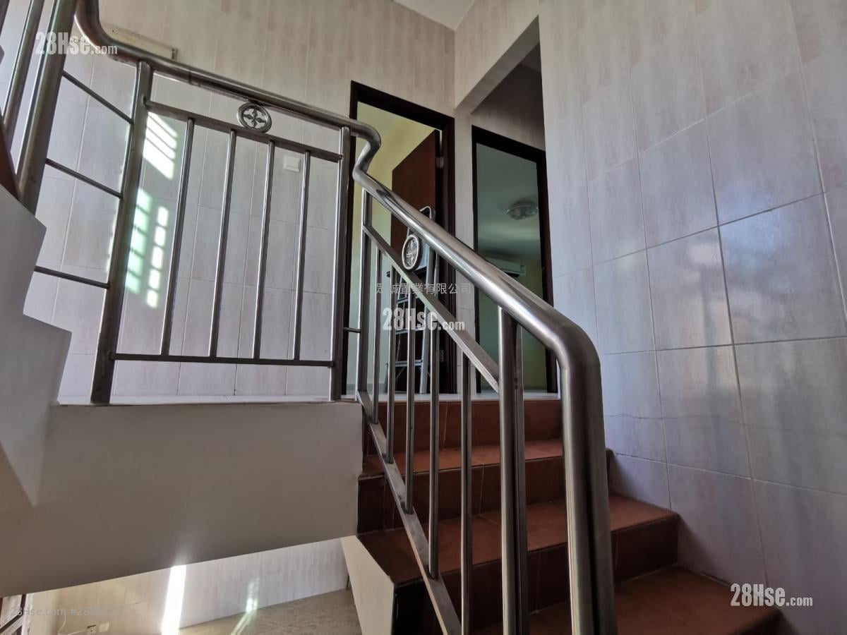 Village Rental 3 Bedrooms , 2 Bathrooms 1,400 ft²