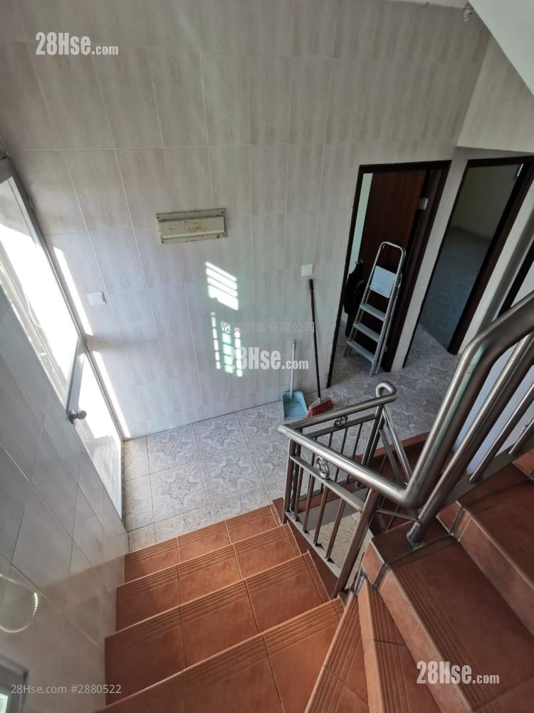 Village Rental 3 Bedrooms , 2 Bathrooms 1,400 ft²
