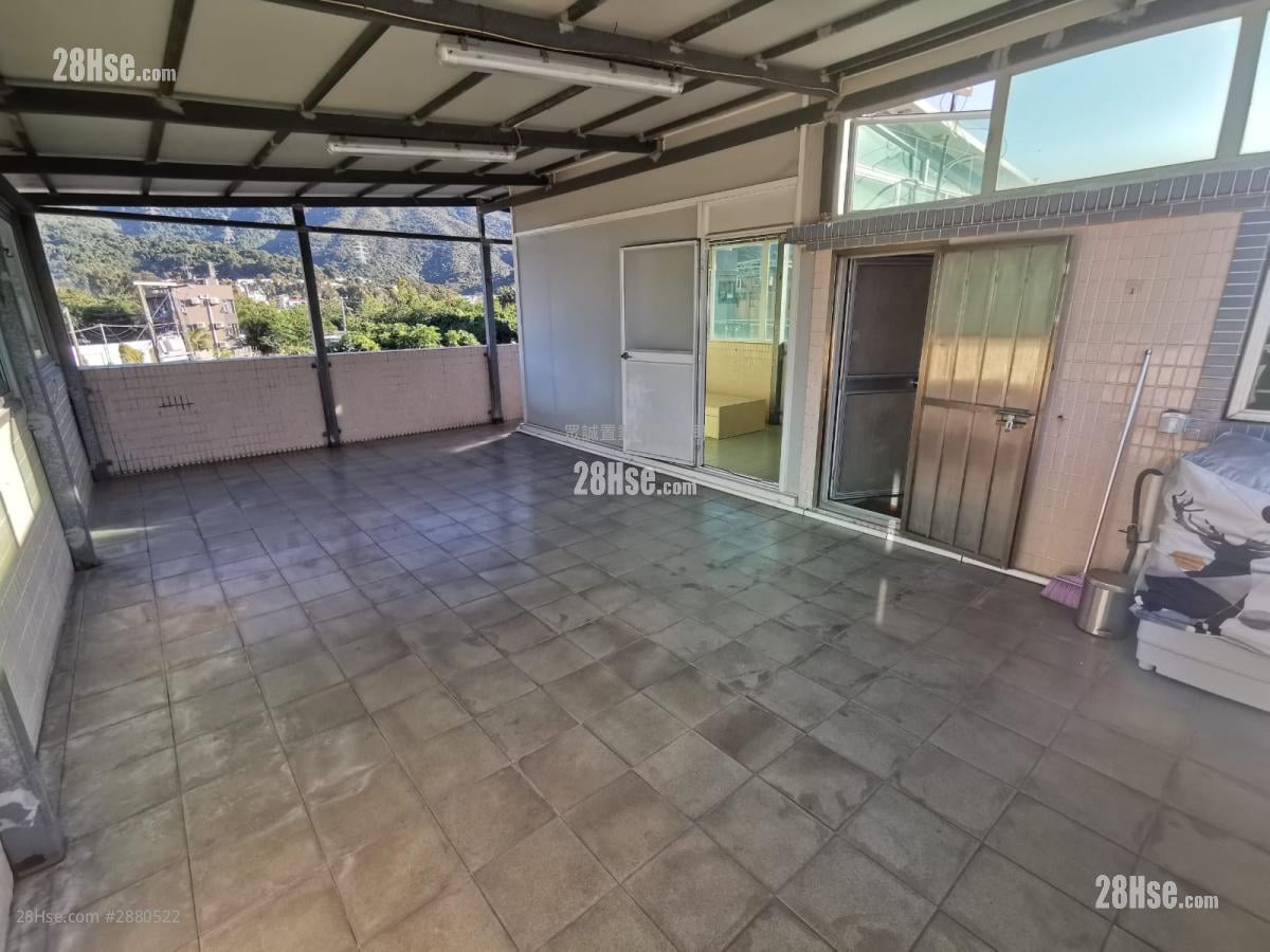 Village Rental 3 Bedrooms , 2 Bathrooms 1,400 ft²