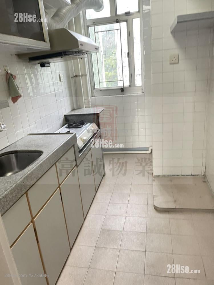 Hong Pak Court Sell 3 Bedrooms , 2 Bathrooms 645 ft²