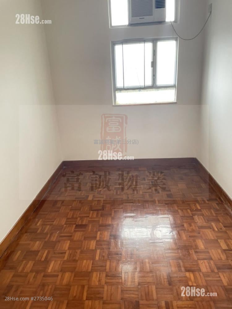 Hong Pak Court Sell 3 Bedrooms , 2 Bathrooms 645 ft²