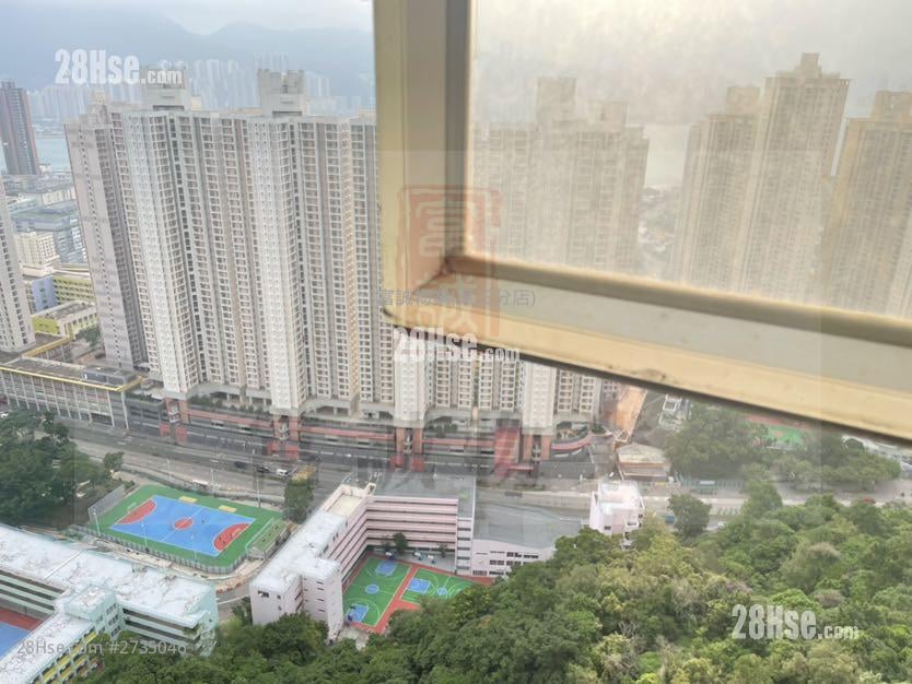 Hong Pak Court Sell 3 Bedrooms , 2 Bathrooms 645 ft²