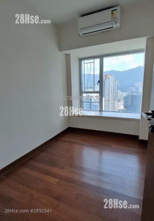 Billionnaire Royale Rental 3 Bedrooms , 2 Bathrooms 887 ft²