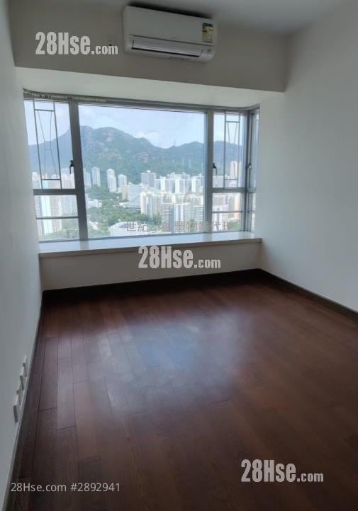 Billionnaire Royale Rental 3 Bedrooms , 2 Bathrooms 887 ft²