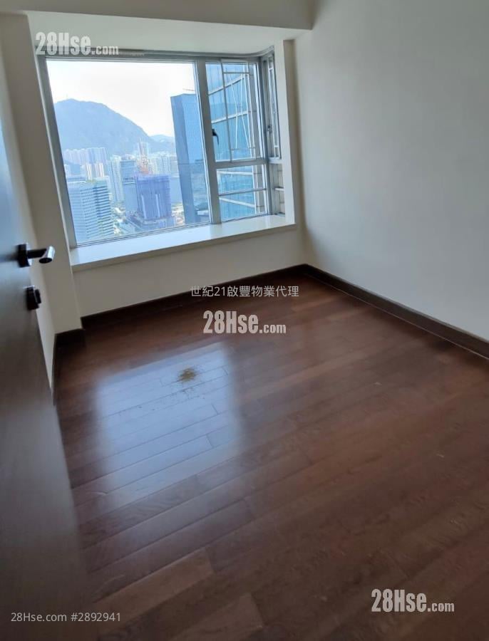 Billionnaire Royale Rental 3 Bedrooms , 2 Bathrooms 887 ft²