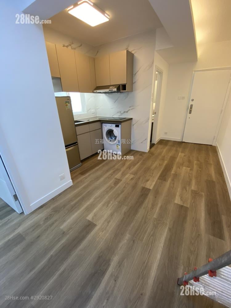 Sai Wan New Apartments Rental 2 Bedrooms , 1 Bathroom 348 ft²