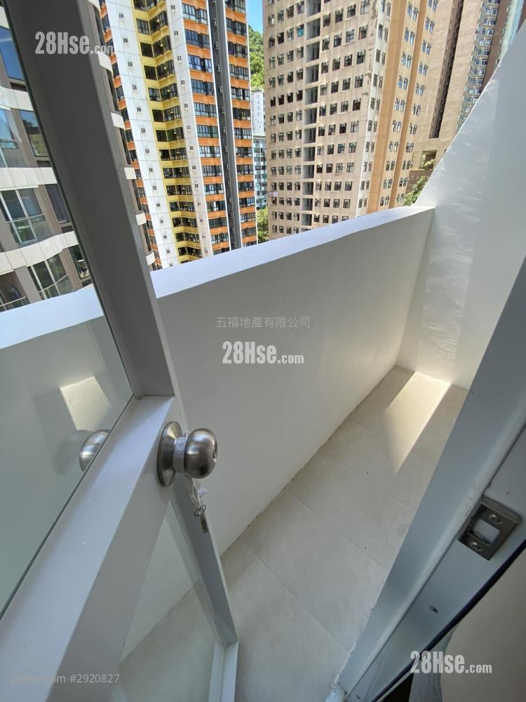 Sai Wan New Apartments Rental 2 Bedrooms , 1 Bathroom 348 ft²