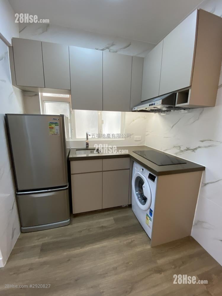 Sai Wan New Apartments Rental 2 Bedrooms , 1 Bathroom 348 ft²