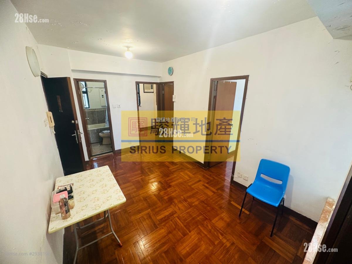 Tak Cheong Court Sell 3 bedrooms , 1 bathrooms 406 ft²