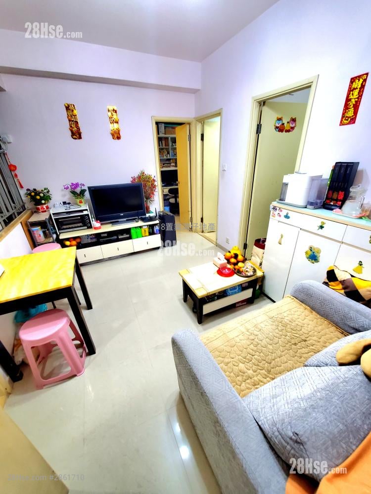 Wah Fat Mansion Sell 2 bedrooms , 1 bathrooms 362 ft²